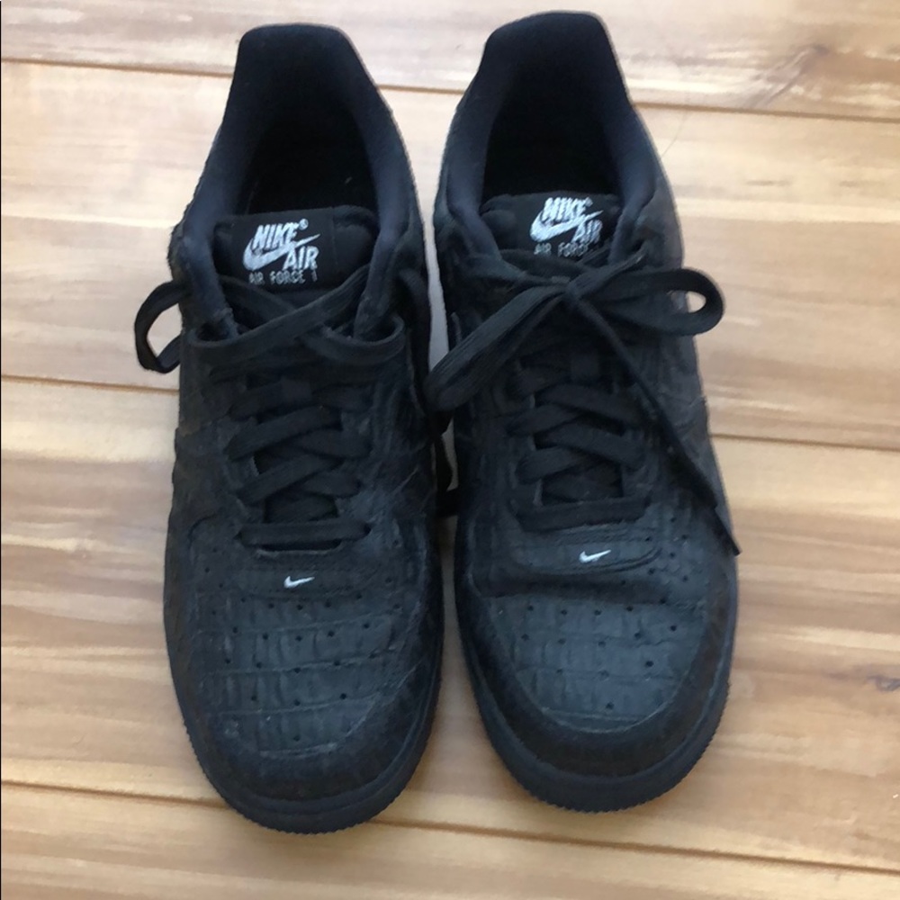 Air Force 1s. Worn twice but too big for me.